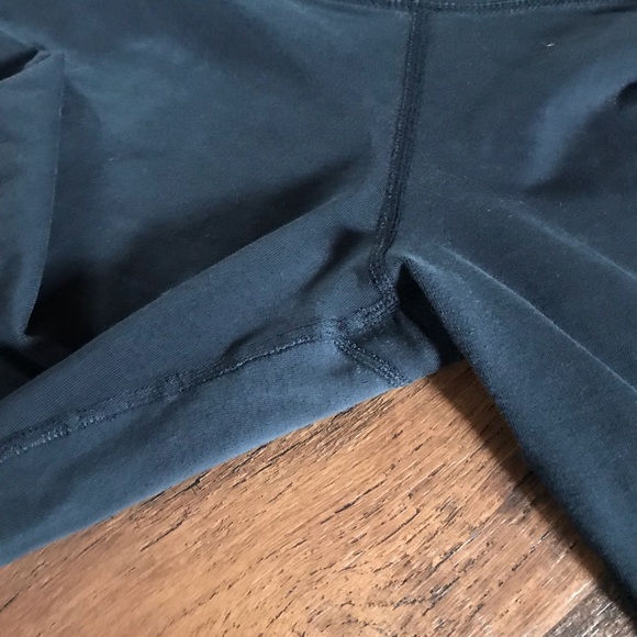 Nike cropped leg dry fit leggings - Picture 2 of 8